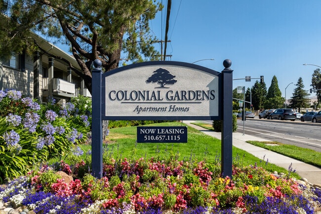Colonial Gardens