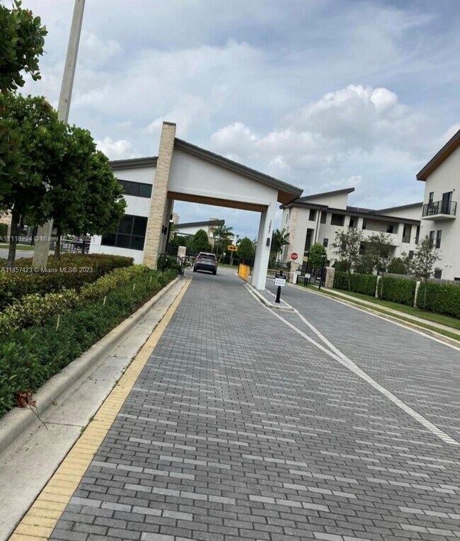 Photo - 10479 NW 82nd St Unit 2