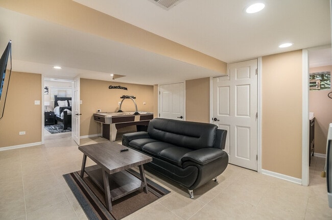 Photo - 16 W Edward St Unidad SI ID1285026P