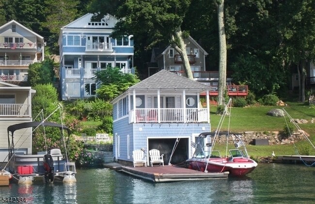Photo - 307 Lakeside Blvd