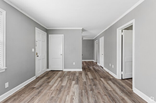 1BR, 1BA - 680SF - Living Room