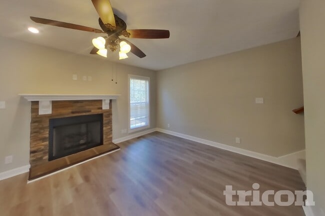 Photo - 744 Cavalier Dr