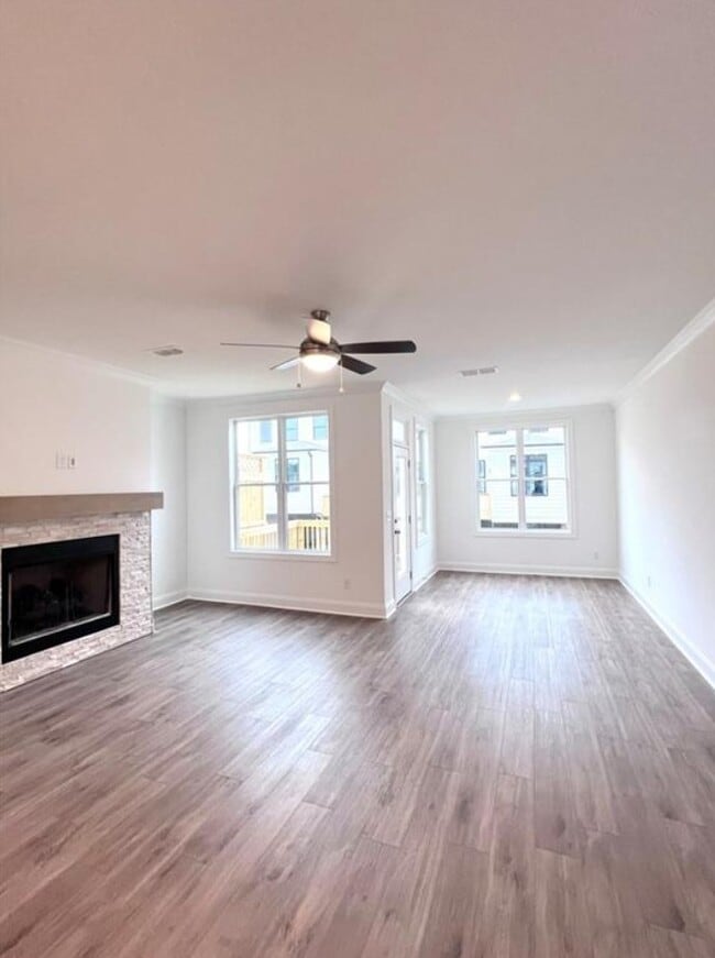 Photo - 1115 Larkin Dr
