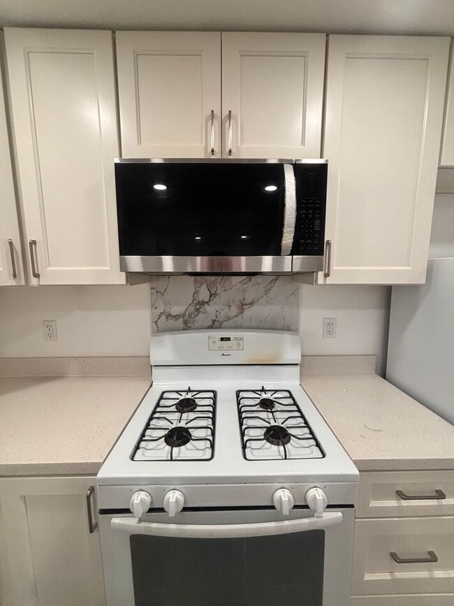 Photo - 1 Bedroom- $1600.00 Newly remolded-private yard