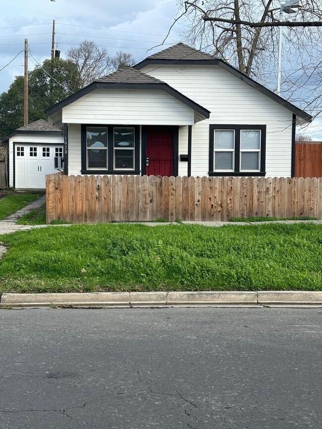 Building Photo - 2 B/R 1 BA house in Marysville COMING SOON!