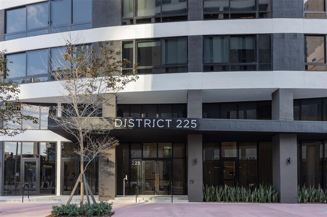 Building Photo - 225 N Miami Ave Unit 3412