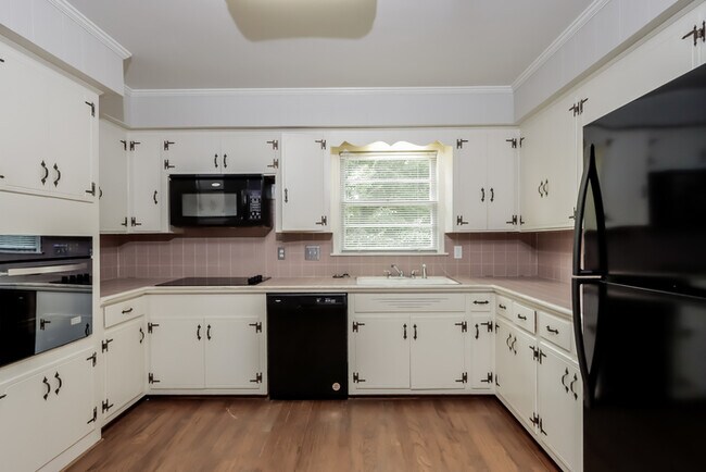 Photo - Gorgeous 4 Bedroom in Montgomery!