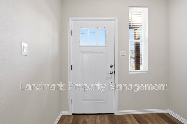 Photo - 303 Eastland St Unit A