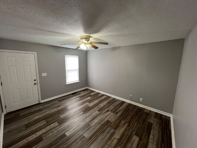 Photo - 204 B  Arkansas Ave Oak Grove KY 42262