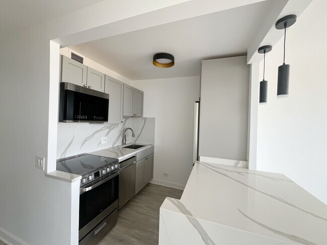 Photo - 4343 N Clarendon Ave Unit 2418