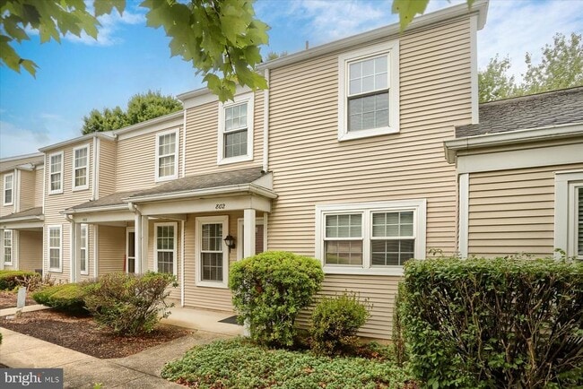 Photo - 802 Cambridge Ct