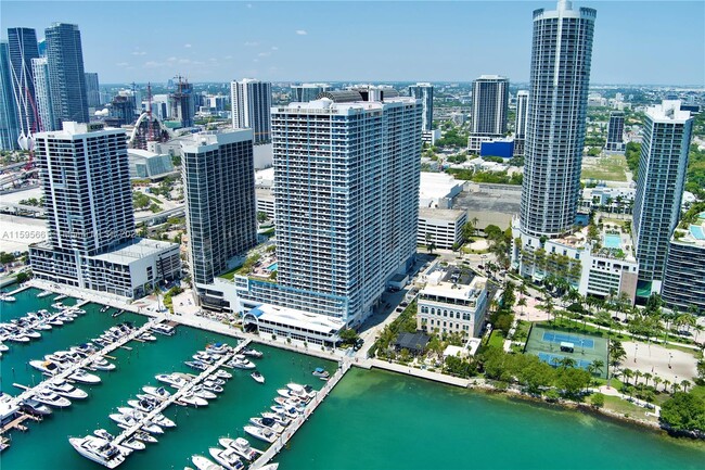 Building - 1717 N Bayshore Dr Condo Unit 2536