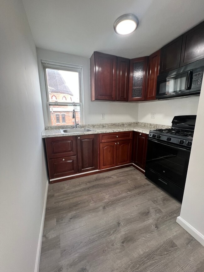 Photo - 84 Willow St