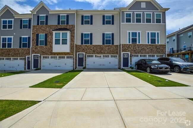 Building Photo - 9833 Oaklawn Blvd NW Rental