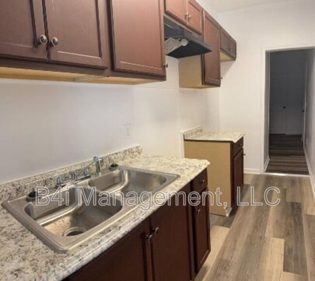 Photo - 422 Lakeview St