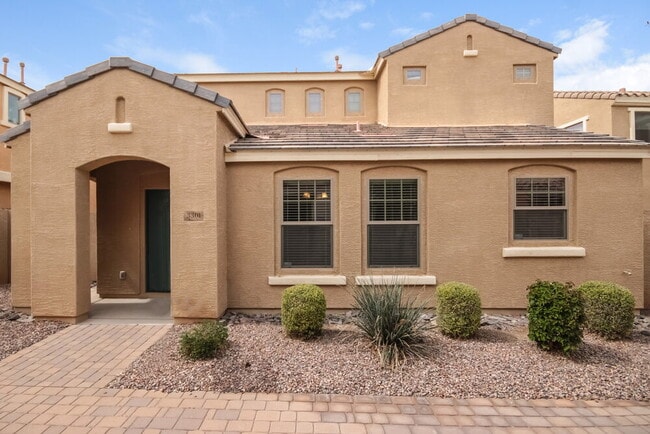 Building Photo - 3301 E Loma Vista St