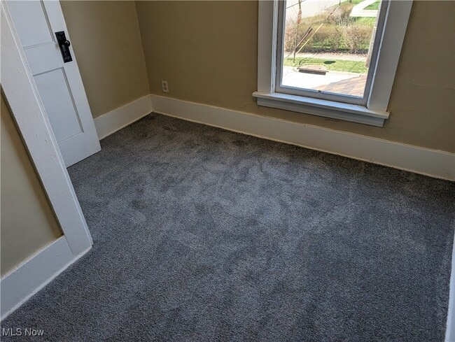 Photo - 2357 19th St SW