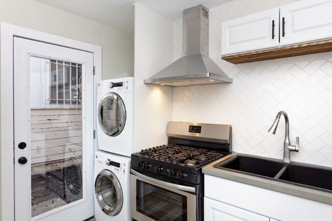 Building Photo - 1915 Linden St Unit Apt A