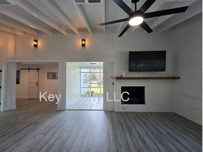 2608 Horseshoe Dr
