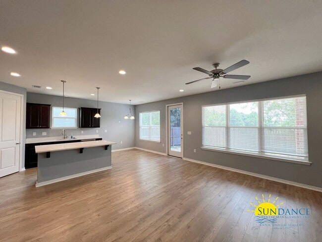 Photo - 162 Creve Core Dr