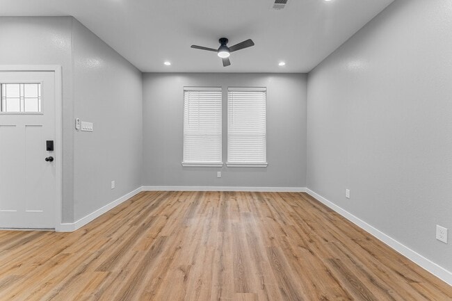 Photo - 402 W Stewart St