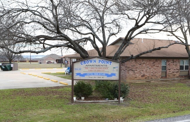 Building Photo - 700 S Main St