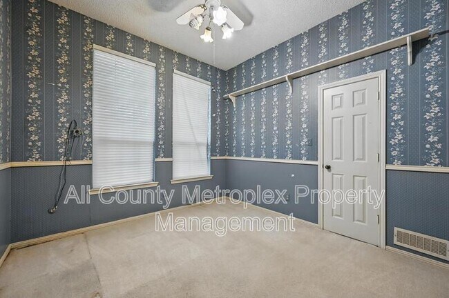 Photo - 9719 Amberley Dr