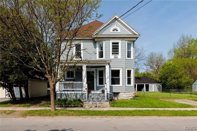 Building Photo - 624 Hamlin St