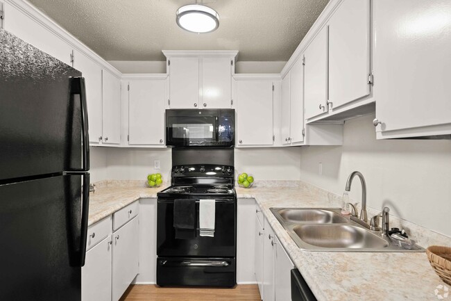 Photo - Seasons & Woodale Apartments