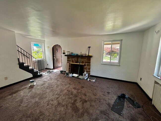 Photo - 2156 Sampson St