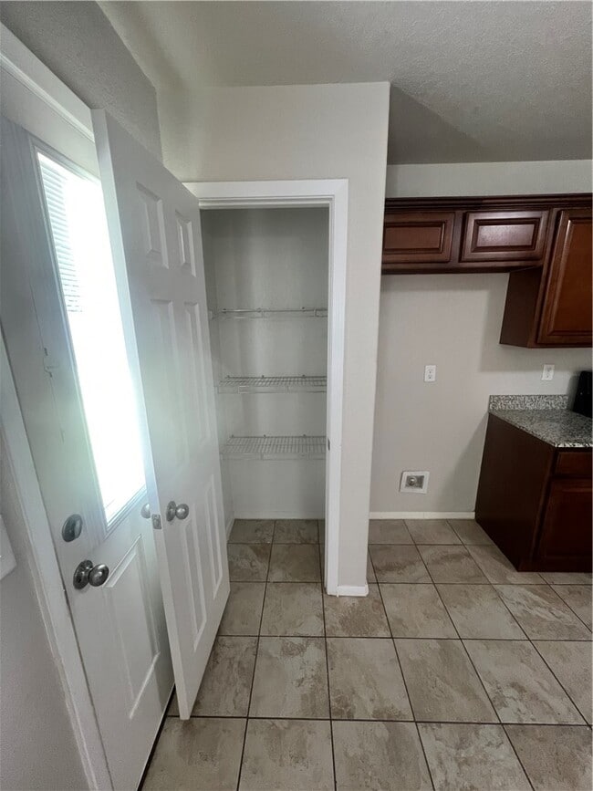 Photo - 1150 Battery Dr