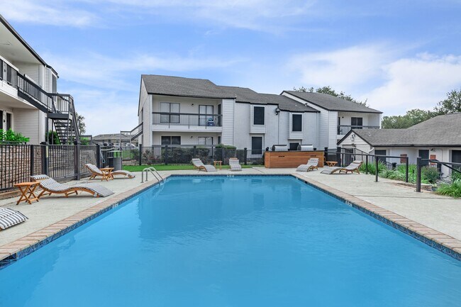 Photo - Aviva at North Plaza