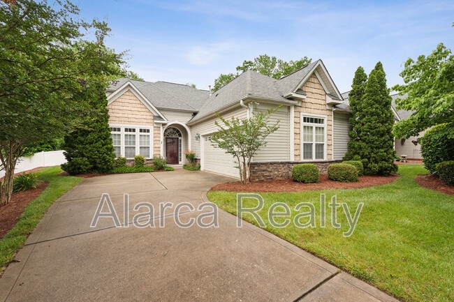 Building Photo - 131 Ivy Creek Ln Rental