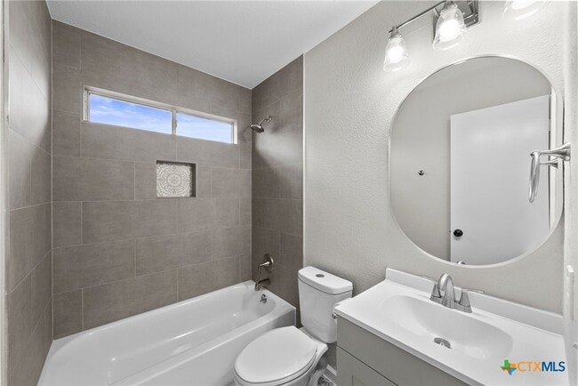 Photo - 104 Harvest Ln