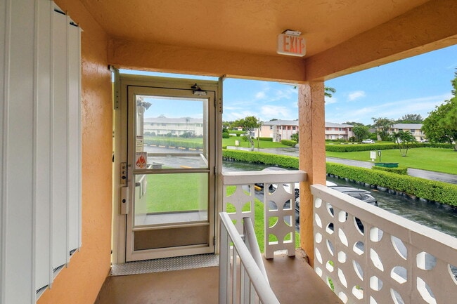 Photo - 1930 NW 18th St Unit 203