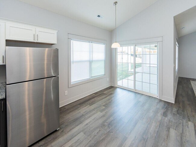 Photo - 1122 W Rangeview Cir