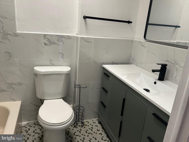 Photo - 1538 Curtin St