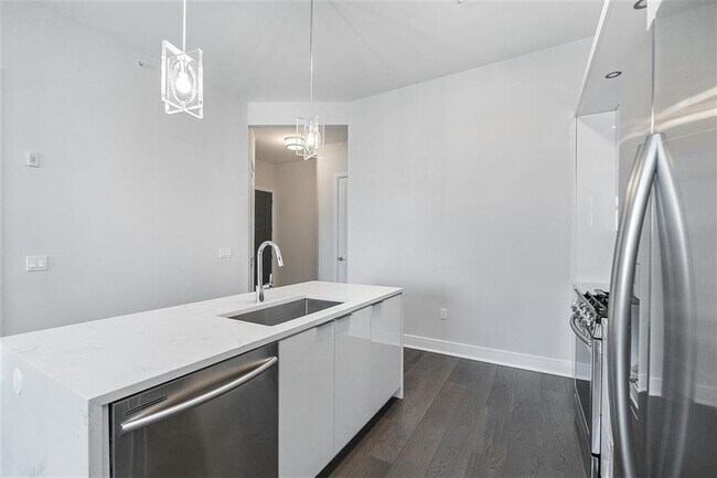 Photo - 119 Peter St Unit 406