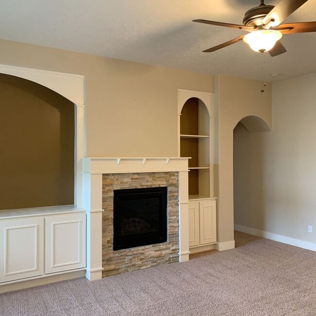 Photo - Desirable Home in Meridian with 3 Car Garage!