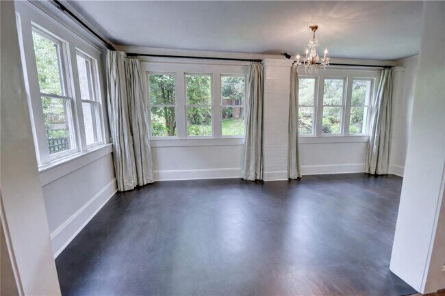 Photo - 389 6th St NE