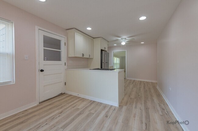 Photo - 2029 S Canalport Ave Unidad 2