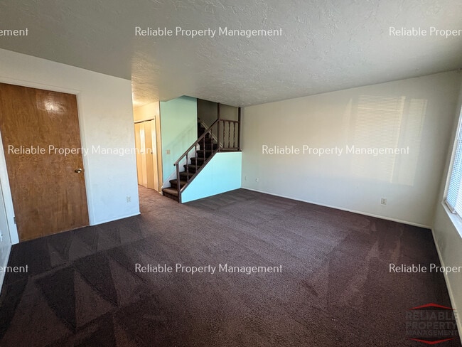 Photo - 394 S Saturn Ave