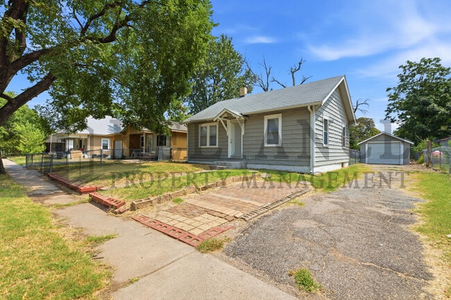 Photo - 1836 S Gold St