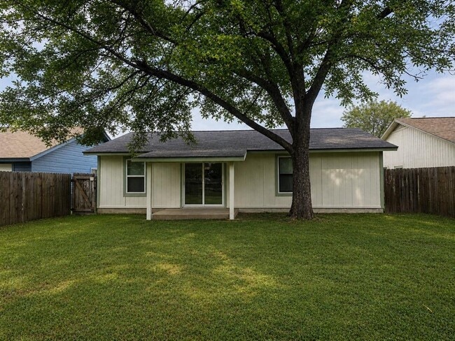 Photo - 104 E Eggleston St