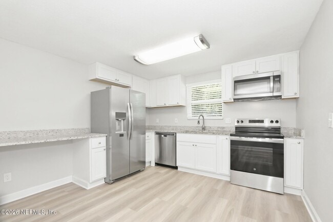 7719 MCCOWAN