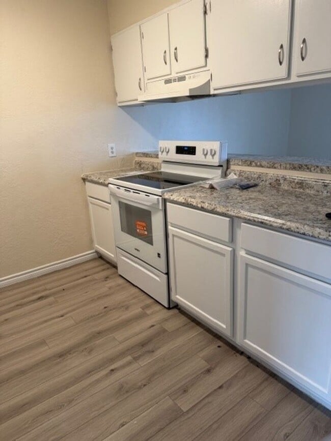 Photo - 6929 SW Hampshire- AVAILABLE NOW!