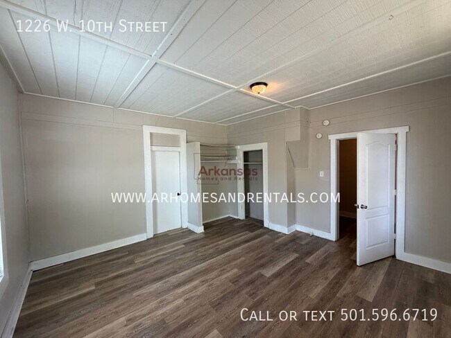 Photo - 1226 W 10th St