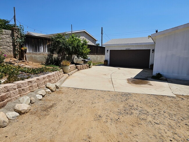 Building Photo - 24405 Manzanita Rd Rental