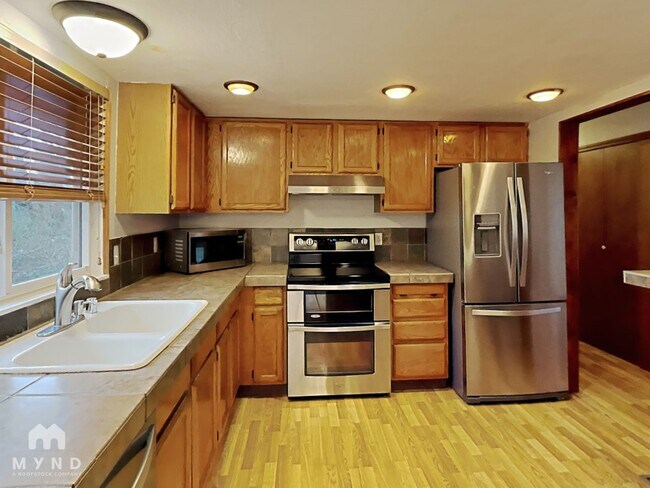 Photo - 1408 Harrington Ave SE