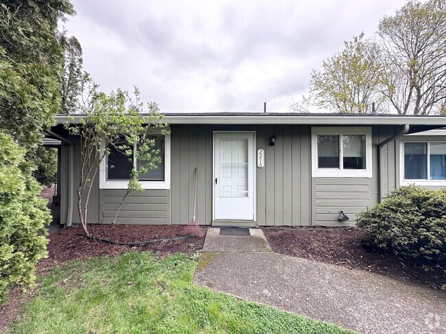 Building Photo - Troutdale Duplex w/ Private Back Yard, W/S... Unit 2216 Rental